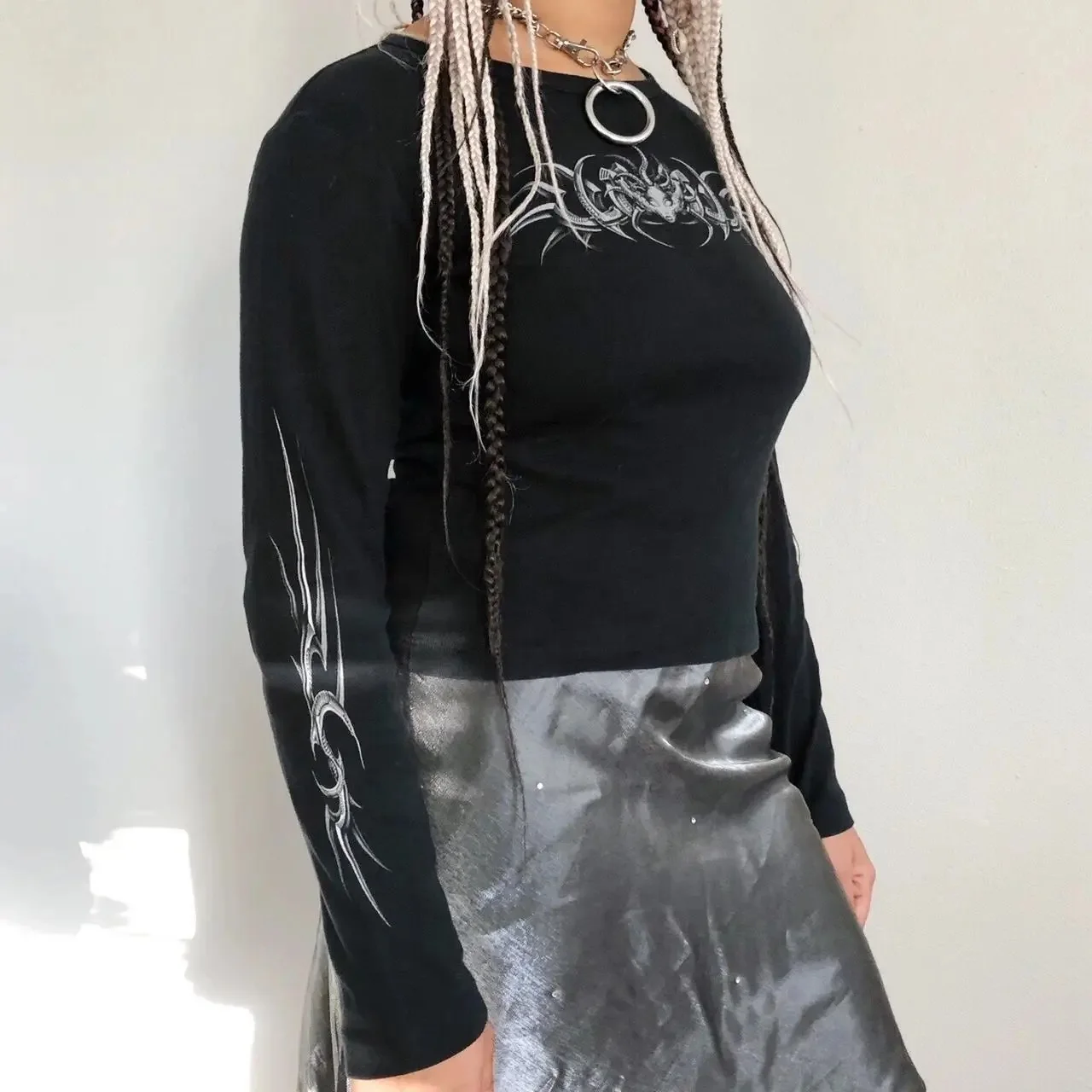 Woman Gothic Y2K O-Neck Long Sleeve Skull Crop Top