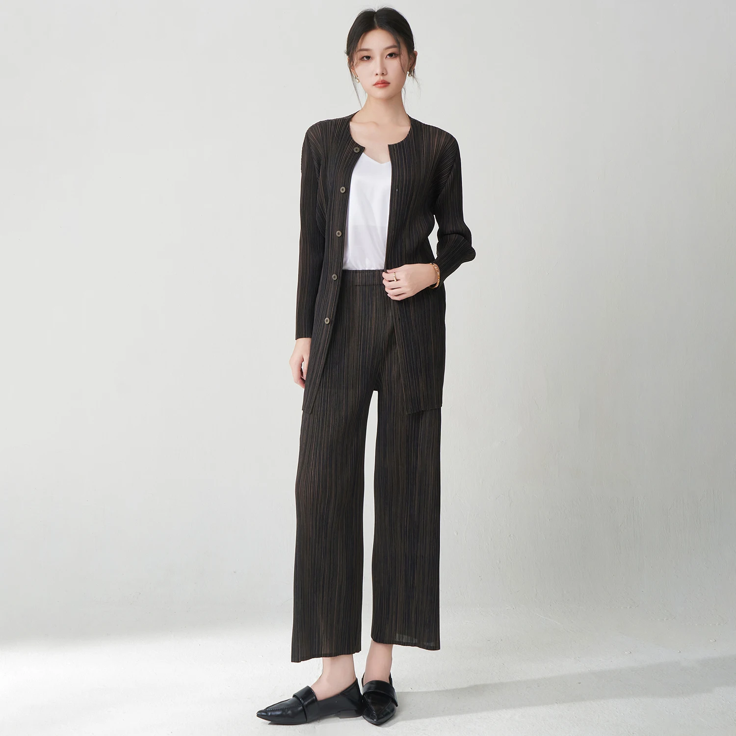 Women’s 2-Piece Fashion Set – Cardigan Top & Printed Pants Casual Outfit - Image 6