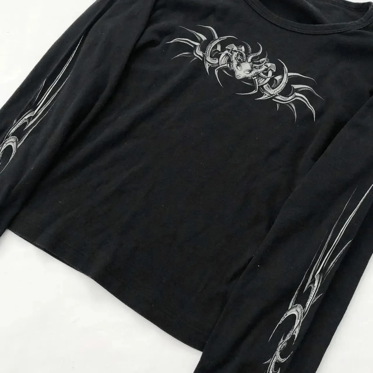 Woman Gothic Y2K O-Neck Long Sleeve Skull Crop Top - Image 4