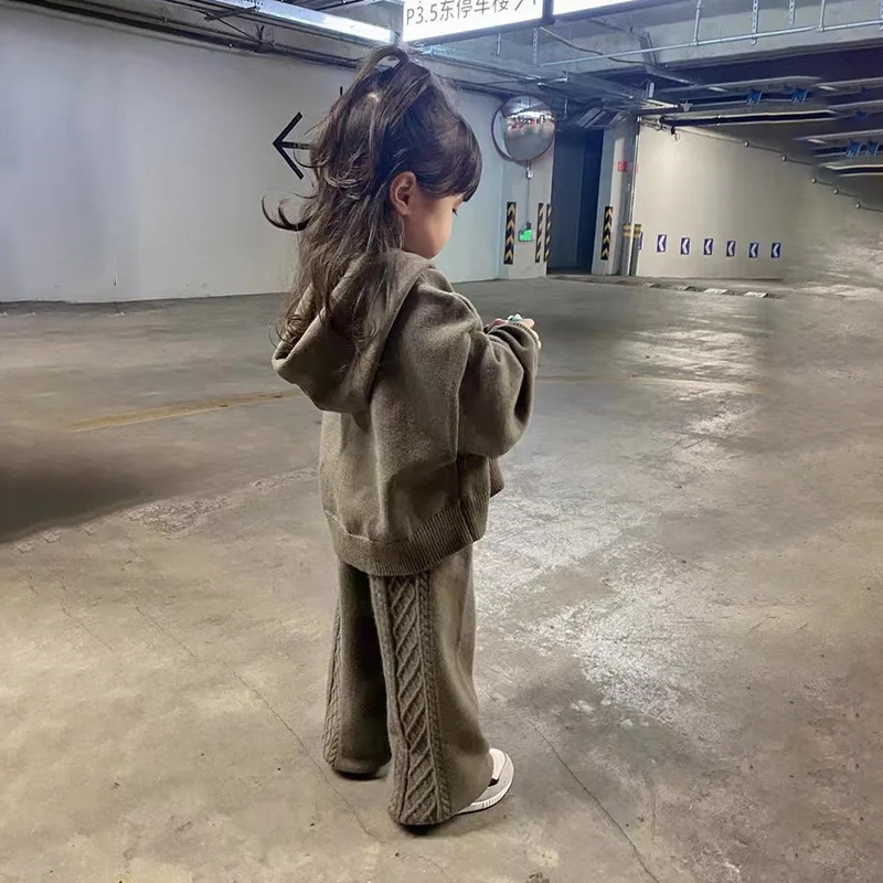 Kids’ Spring/Autumn 2-Piece Set – Letter Print Top & Elastic Pants - Image 9