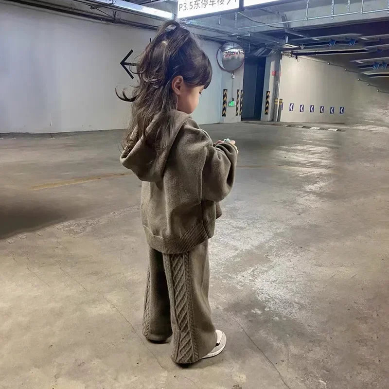 Kids’ Spring/Autumn 2-Piece Set – Letter Print Top & Elastic Pants - Image 2