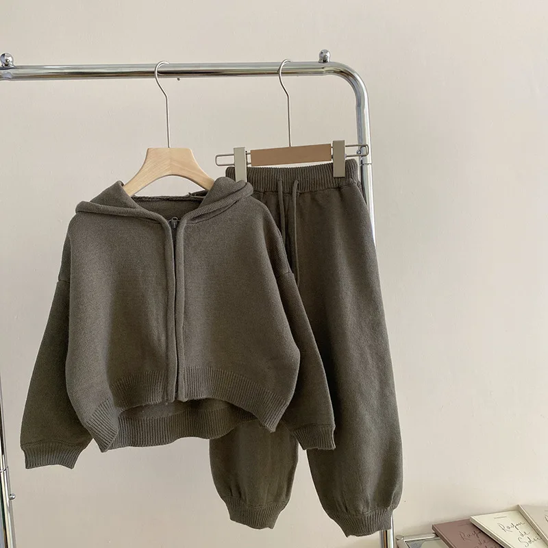 Kids’ Spring/Autumn 2-Piece Set – Letter Print Top & Elastic Pants - Image 17